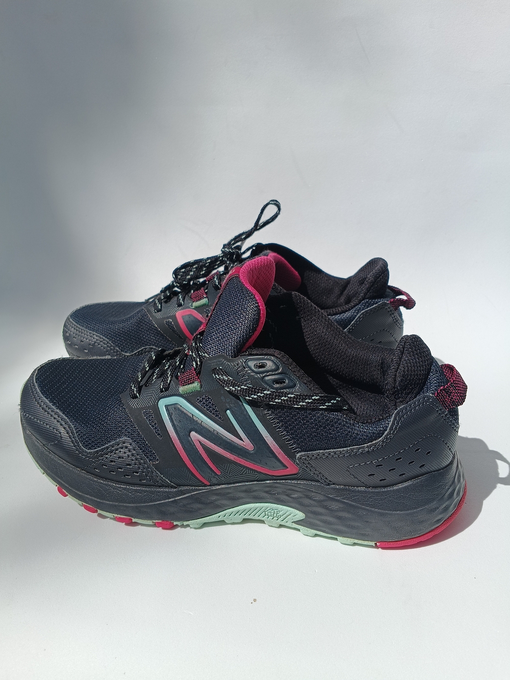 New Balance Women's Black and Pink Trail Running Shoes Size US w 8. US M 6.5